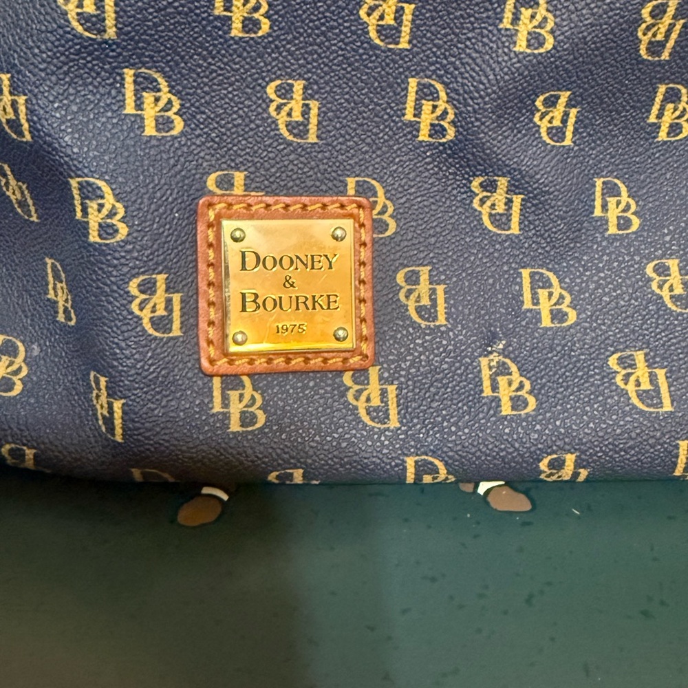 Dooney &‎ Bourke Gretta Women's Satchel/Top Handle Bag, Large - Picture 2 of 10